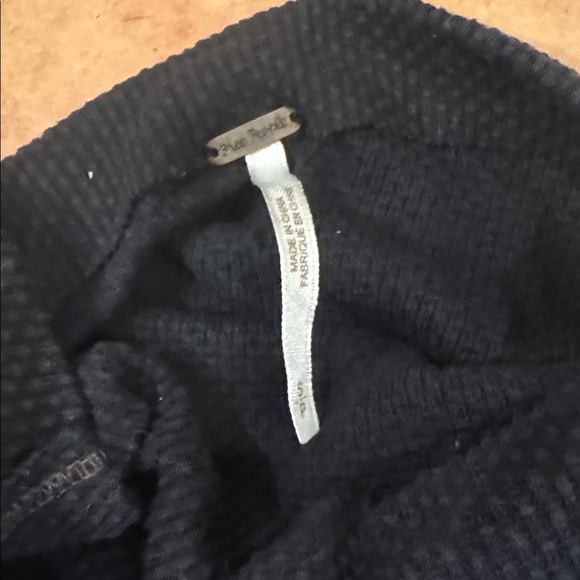 Free People Textured Black top with metal cuffs - Picture 4 of 4